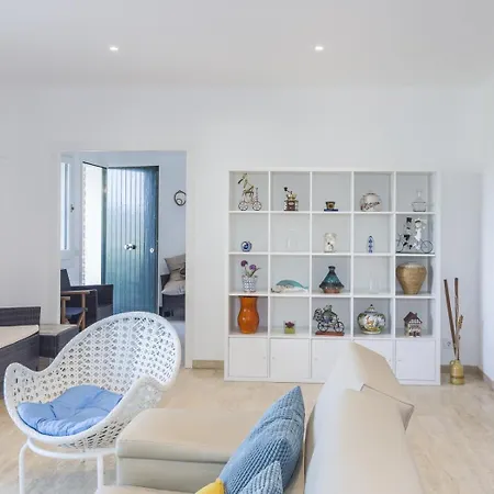 Inge بلاتجا ذارو